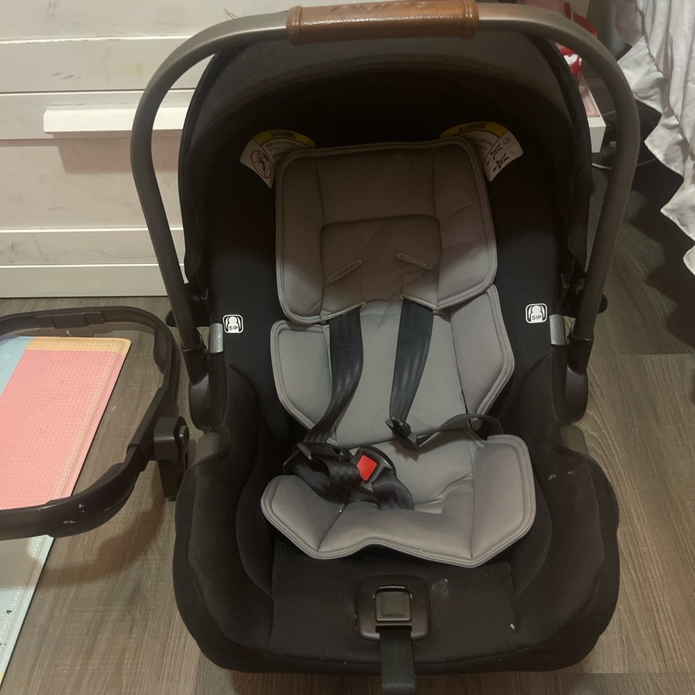 Black Stroller - Picture 10 of 11